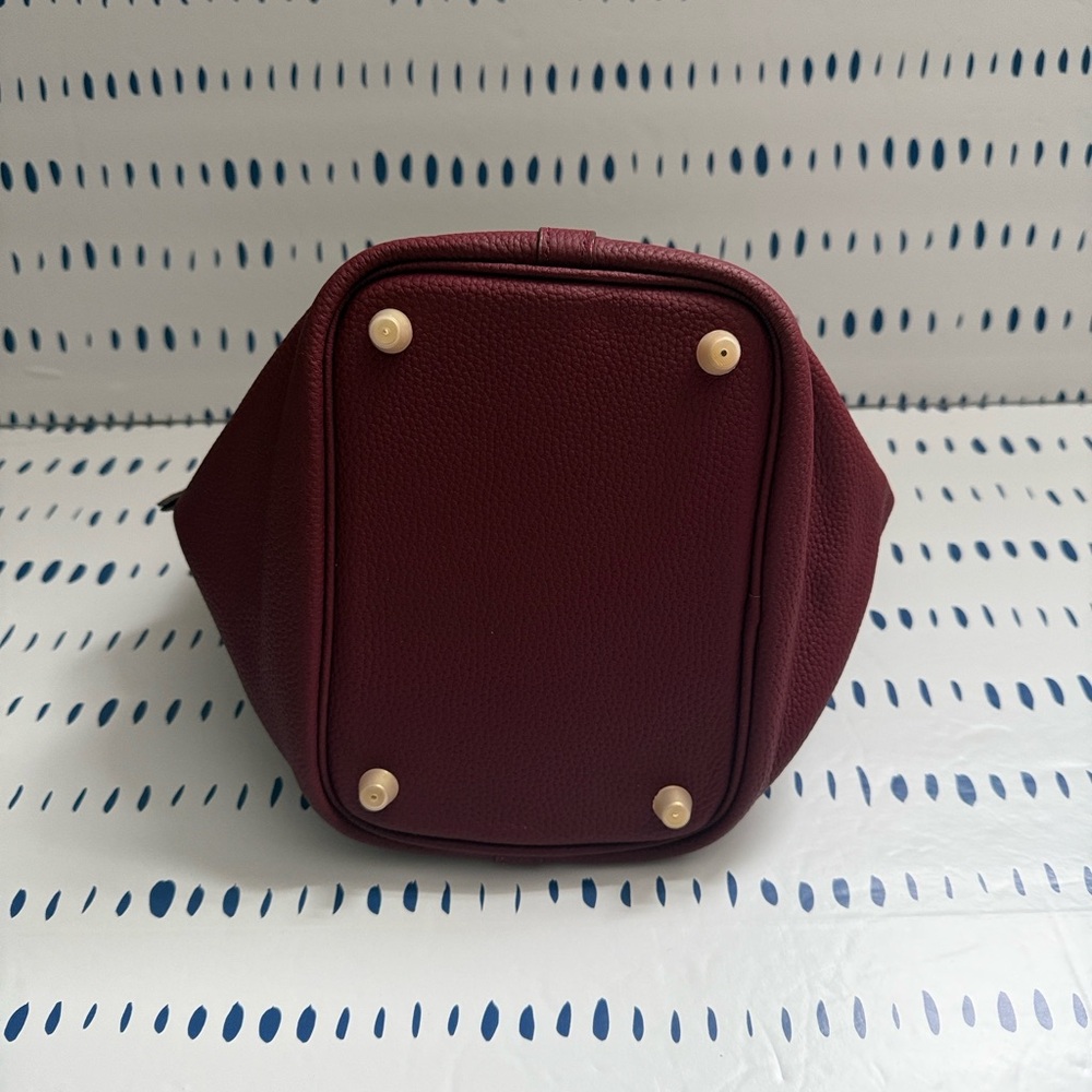 Rouge H Leather Picotin Lock 18 Bucket Bag - Picture 3 of 13